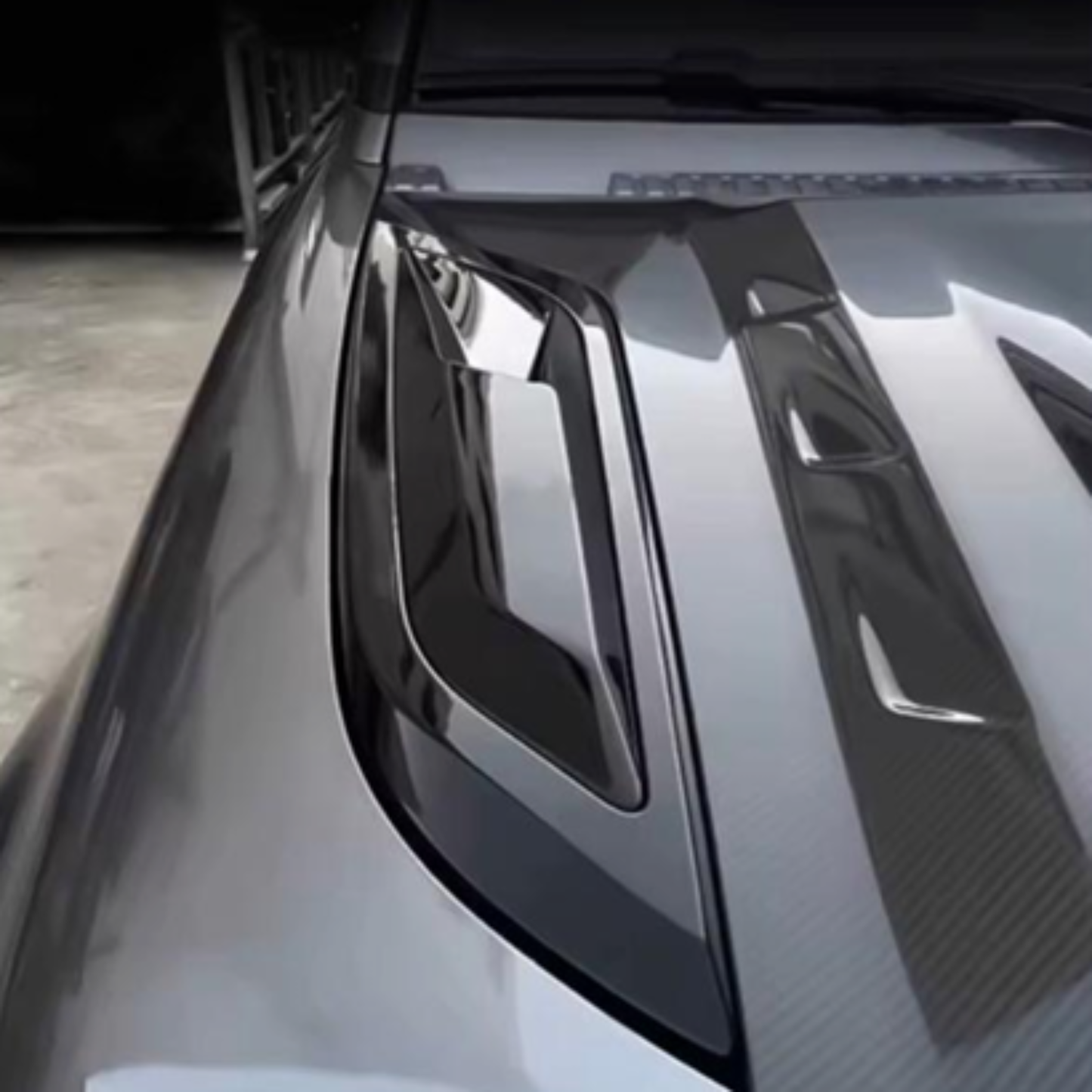 Side Vent Bonnet Air Vent KIT GLOSS BLCK - Defender